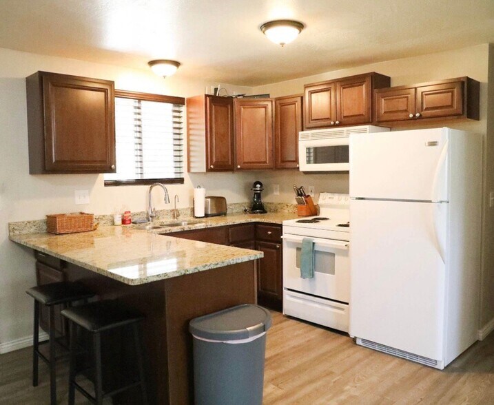 Building Photo - 1340 W 450 N