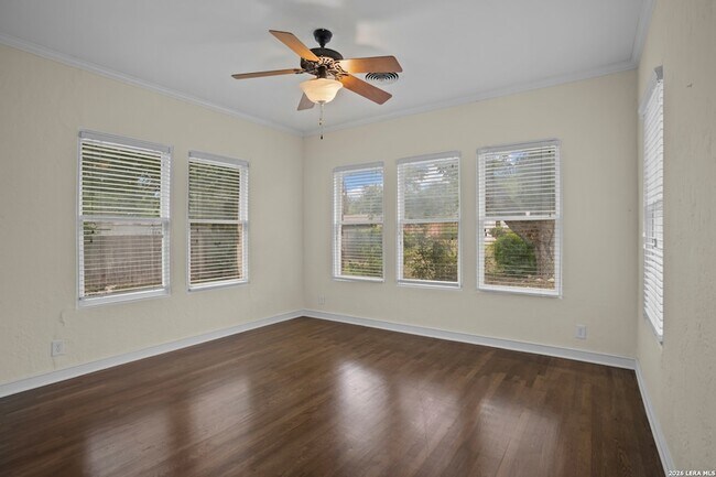 Building Photo - 144 Greenlawn Dr