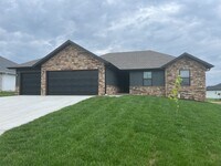Building Photo - Brand New Home In Nixa!