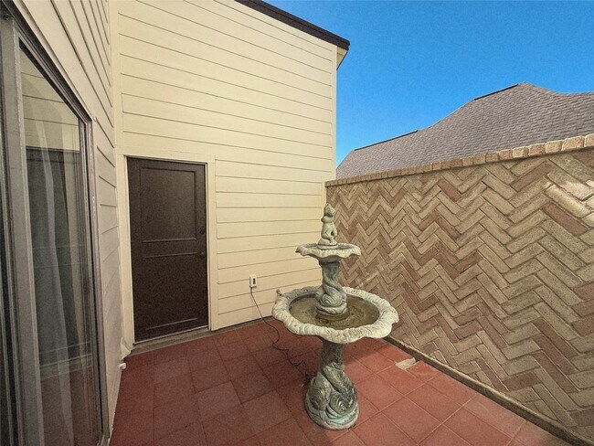 Building Photo - 2602 Northern Dr