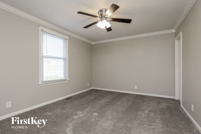 Building Photo - 1831 Palamino Dr