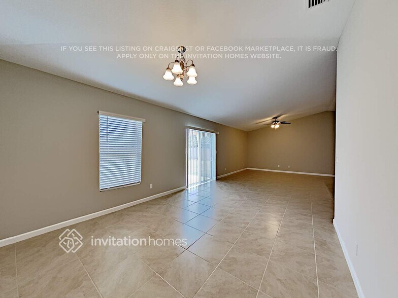 Building Photo - 347 NW Bayshore Blvd