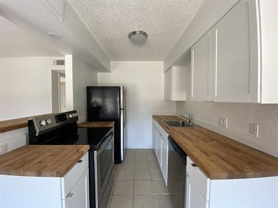 Building Photo - 7450 Ruby Pl