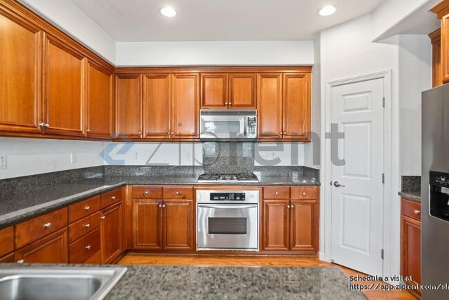 Building Photo - 812 Joree Ln