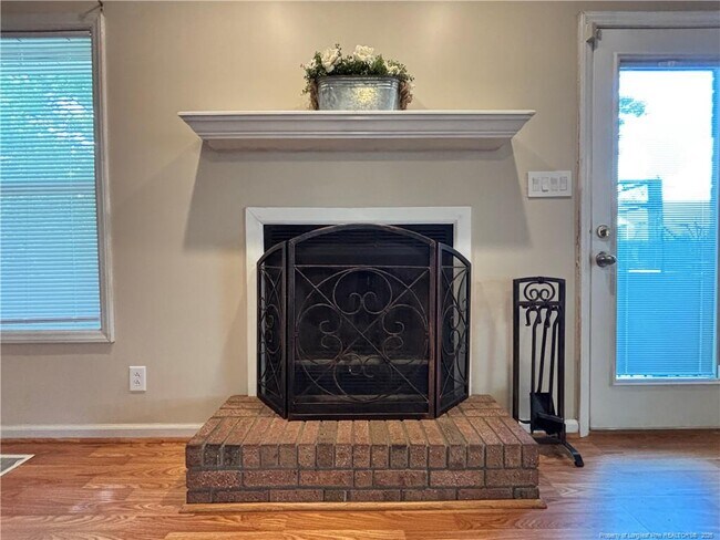 Building Photo - 3024 Coachway Dr