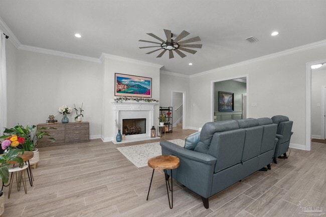Building Photo - 5718 Oak Hvn Ln