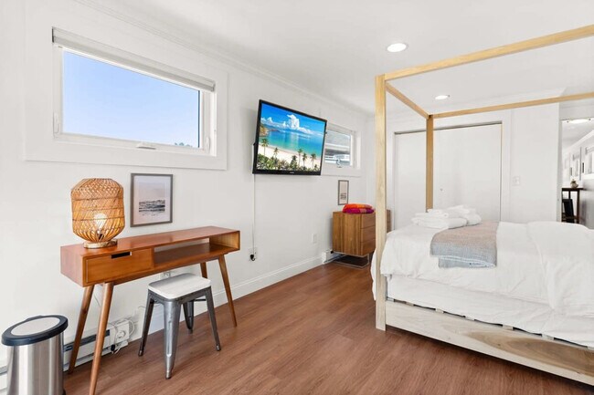 Building Photo - 1611 NH-1A