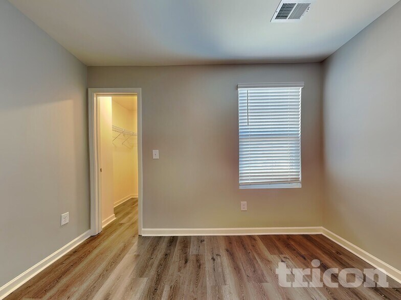 Building Photo - 300 San Vito Wy