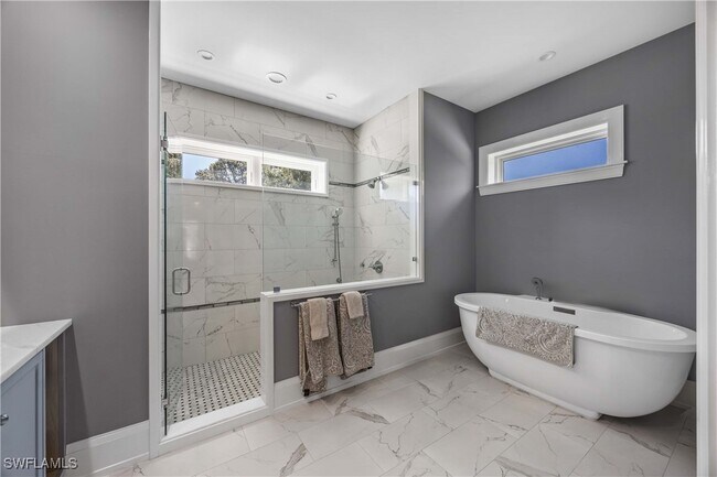 Building Photo - 4885 Tamarind Ridge Dr