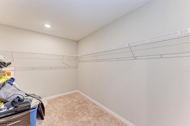 Building Photo - Beautiful Home For Rent In Crosswind Point!