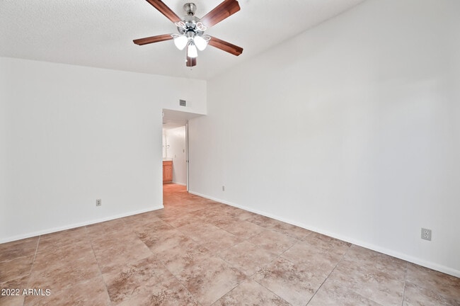 Building Photo - 2602 W Winchcomb Dr