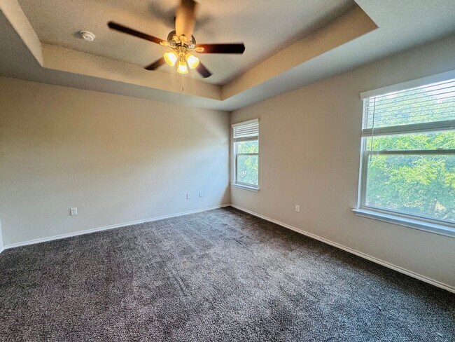 Building Photo - Best Duplex Community in Seguin