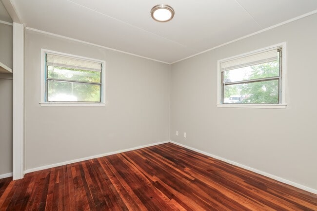 Building Photo - 5301 Woodbine Ave