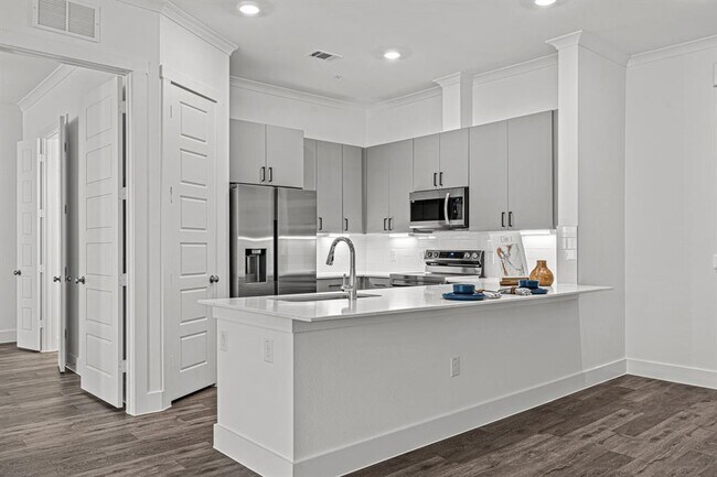 Building Photo - 1664 Hillside Terrace