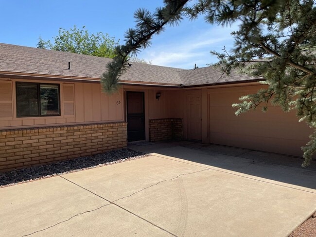 Building Photo - Village of Oak Creek  6-MONTH LEASE TERM