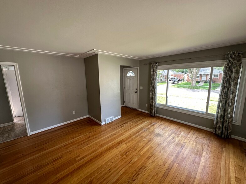 Building Photo - 20524 Fox