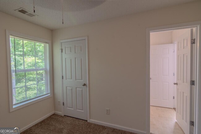 Building Photo - 28 Greystone Ridge