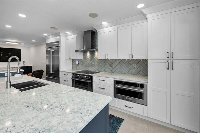 Building Photo - 804 Bay Point Dr