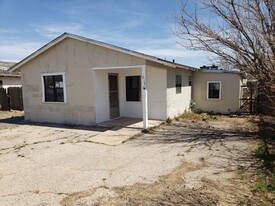 Building Photo - 615 S Travis St