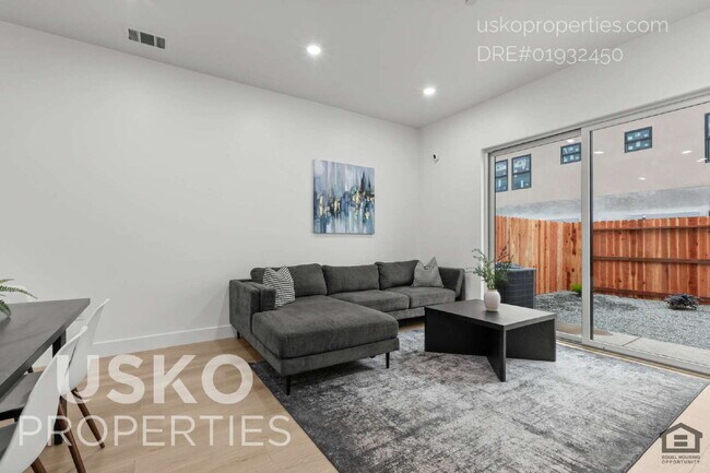 Building Photo - 2817 Democracy Alley