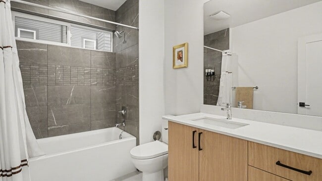 Building Photo - 3Bd/2.25Ba Seattle Townhouse