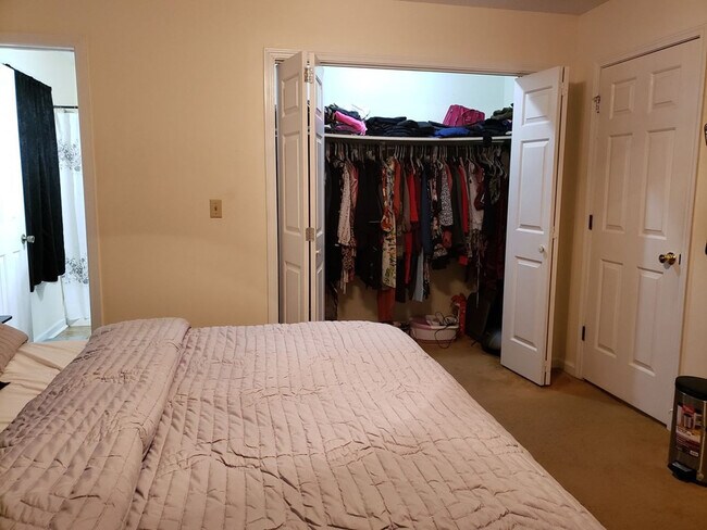 Building Photo - 2372 Orvis St