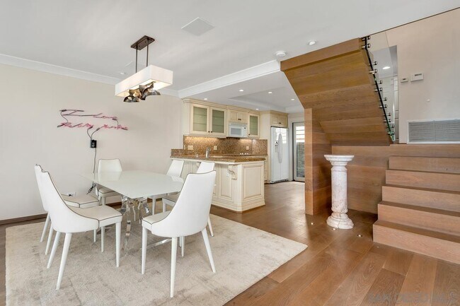 Building Photo - 270 Surfview Ct
