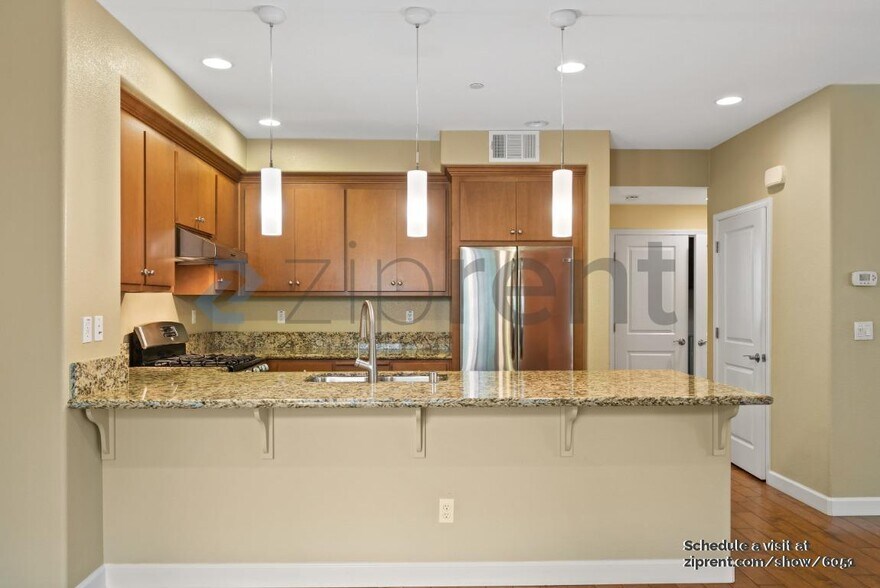 Building Photo - 937 Glen Valley Terrace