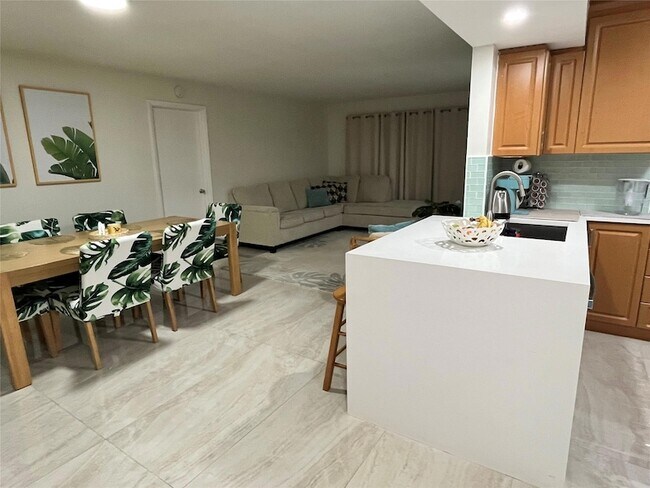 Building Photo - 12069 Royal Palm Blvd