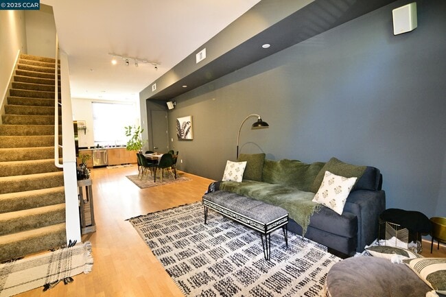 Primary Photo - 45 Iron Horse Ln