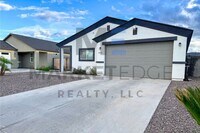 Building Photo - 4Bed/2Bath Home at 7th St/Baseline! JOIN T...