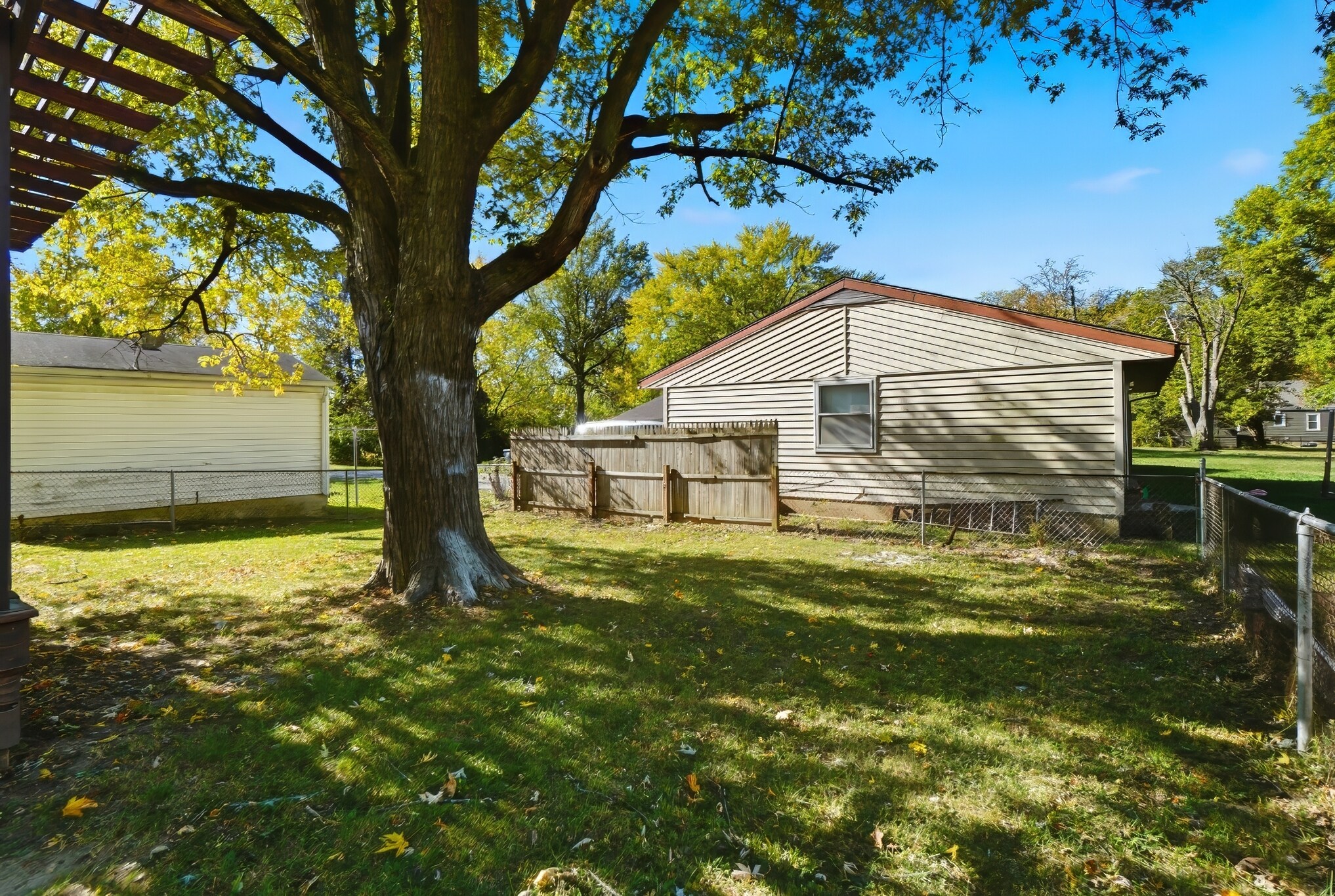 Building Photo - 509 N Rosedale Ave