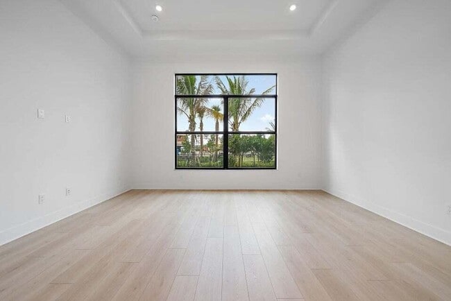 Building Photo - 13613 Le Christine Dr