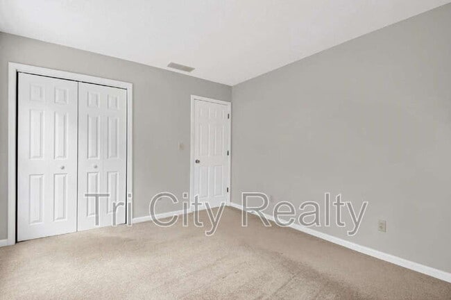 Building Photo - 404 Topaz Trail