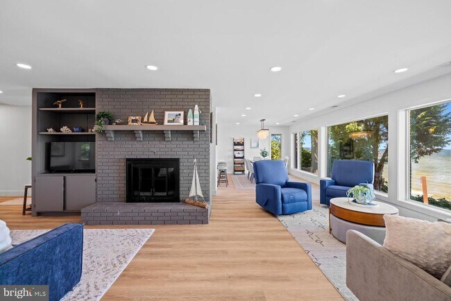 Building Photo - 5510 Beach Dr