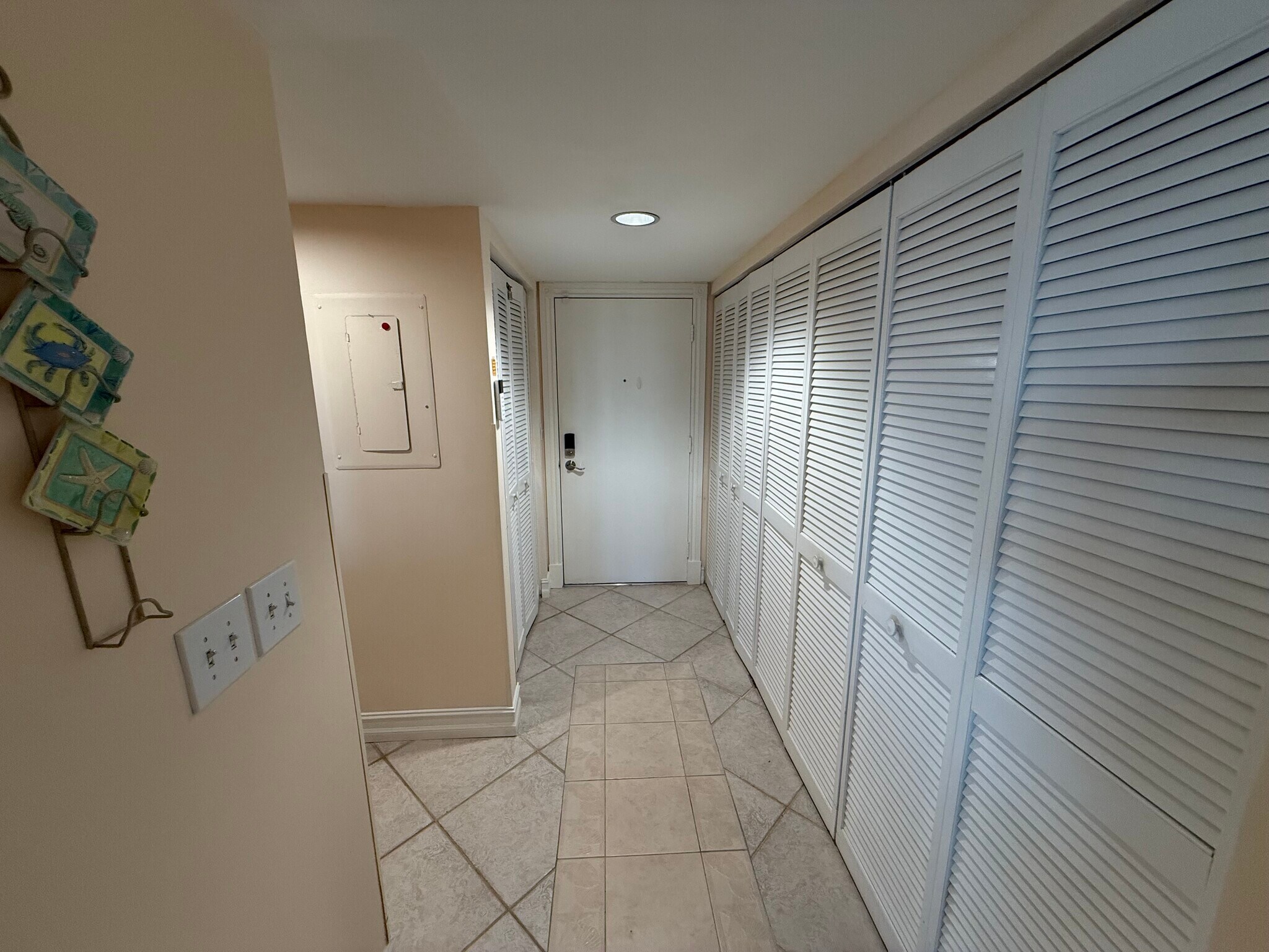Main hallway - 1800 Atlantic Blvd