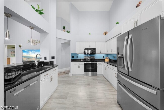 Building Photo - 159 Lady Palm Dr