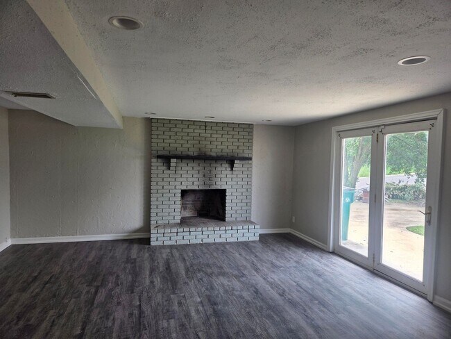 Building Photo - 4BR-2BA Single Family Rental Home - Washington MO 63090