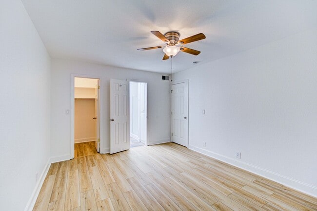 Building Photo - Spacious 2-Bed Duplex with Private Backyar...