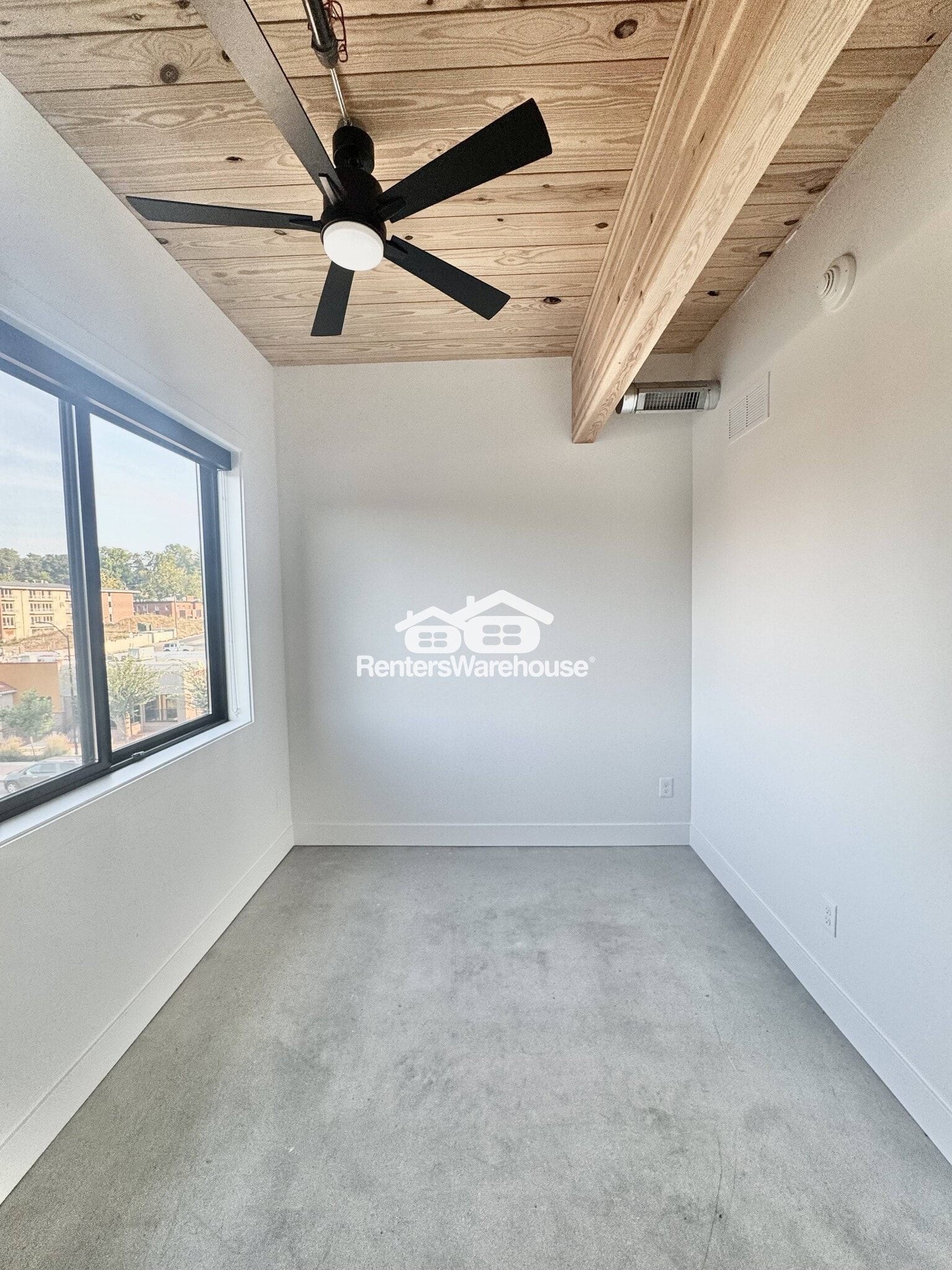 Building Photo - 2701 Ingersoll Ave