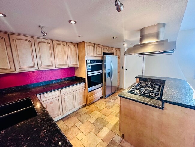 Building Photo - Charming Three Bedroom in Old Northwest Reno - Sewer & Trash Included! Available NOW!