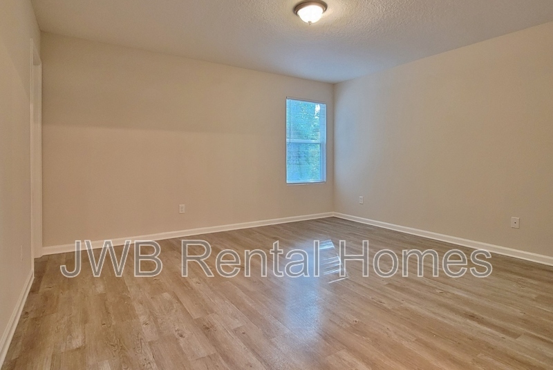 Building Photo - 8011 Mattox Ave