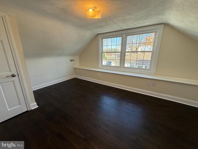 Building Photo - 1859 E Ridge Pike