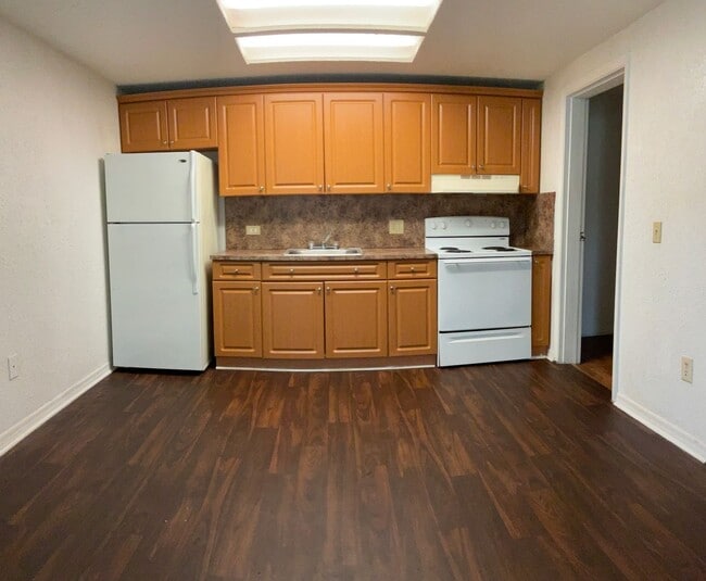 Primary Photo - Great Location! Great Price! Call for Spec...