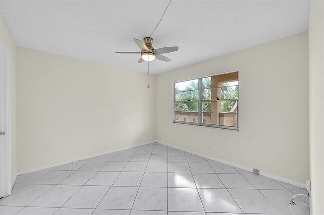 Building Photo - 1604 Abaco Dr