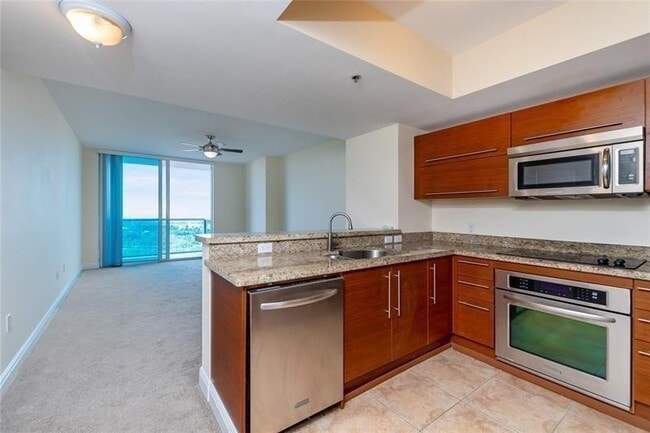 Building Photo - 2641 N Flamingo Rd