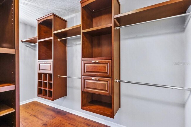 Building Photo - 15016 Heronglen Dr