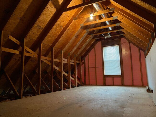 Building Photo - 4343 Grey Park Dr NE