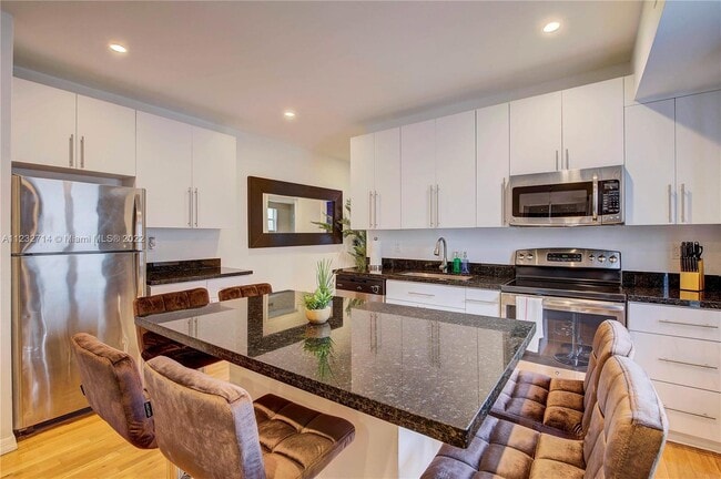 Building Photo - 524 NW 35th St