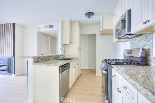 Building Photo - 421 La Fayette Park Pl